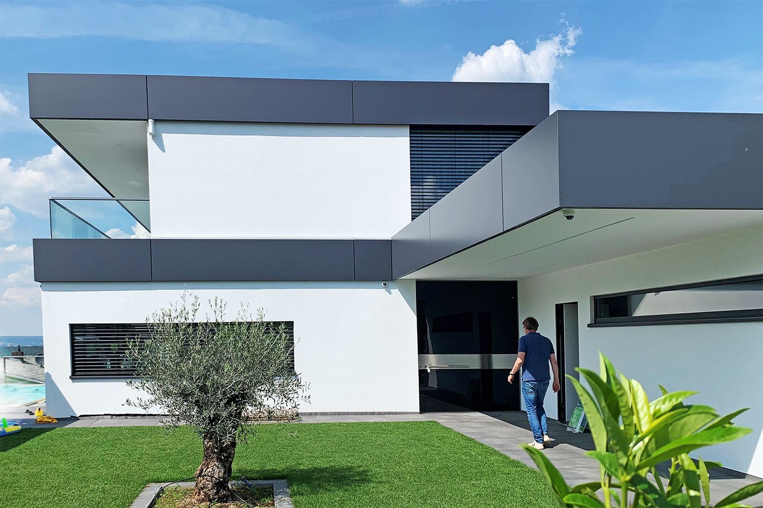 Privathaus mit Flachdach und Dachbegrünung